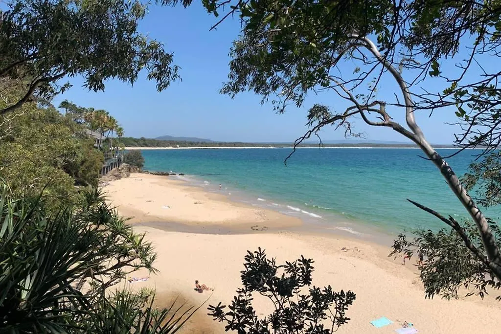 Apartment 2 Bedroom Renovated Townhouse, Walk To Noosa River Noosaville