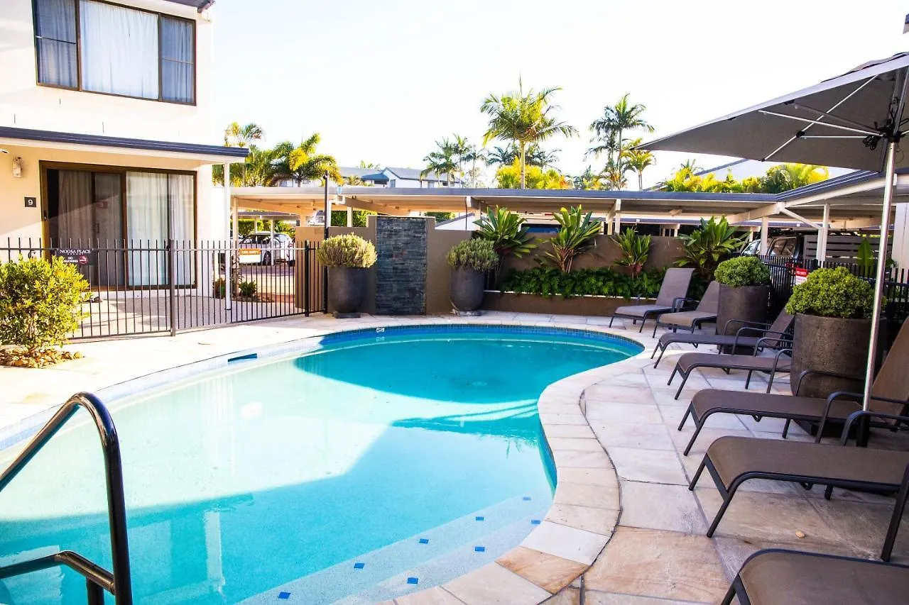 2 Bedroom Renovated Townhouse, Walk To Noosa River Noosaville