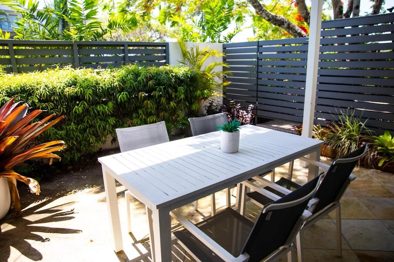 2 Bedroom Renovated Townhouse, Walk To Noosa River Noosaville Australia